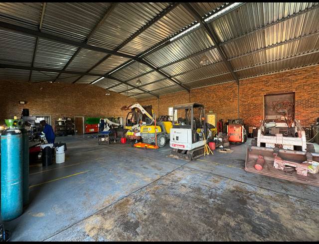 684M² WAREHOUSE FOR SALE IN STORMILL